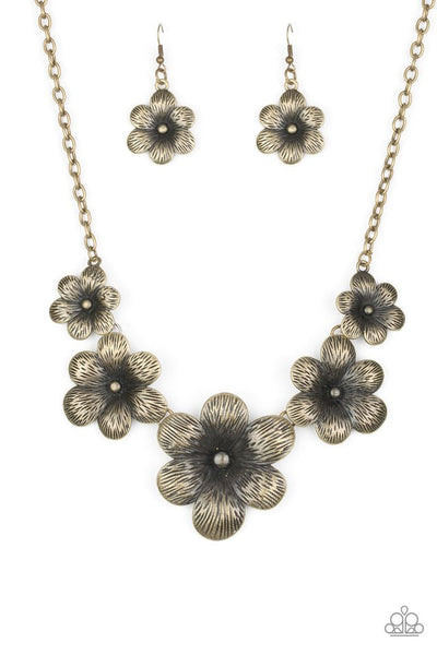 Paparazzi Necklace - Secret Garden - Brass