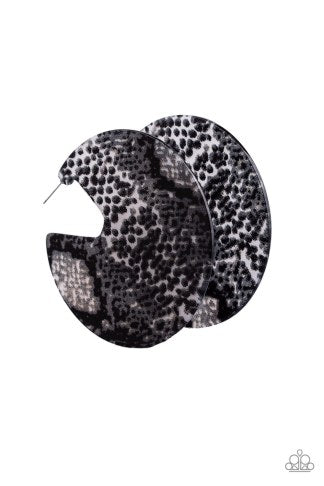 Paparazzi Earrings - Hit or Hiss - Black