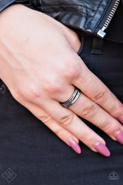 Paparazzi Ring - Fine Lines - Black