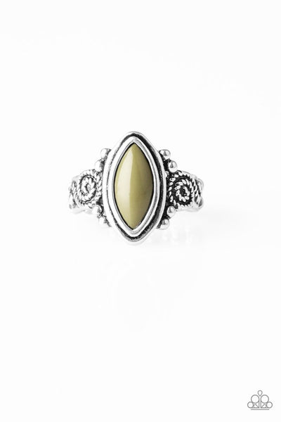 Paparazzi Ring - ZOO Hot To Handle - Green