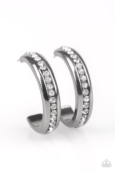 Paparazzi Earring - 5th Avenue Fashionista - Black
