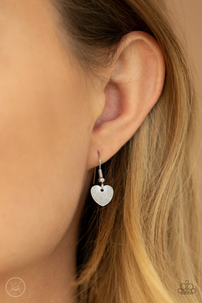 Paparazzi Necklace - Playing HEART To Get - Silver Choker