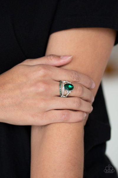 Paparazzi Ring - Spectacular Sparkle - Green