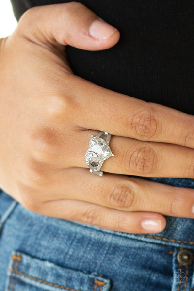 Paparazzi Ring - Romantic Reverie - White