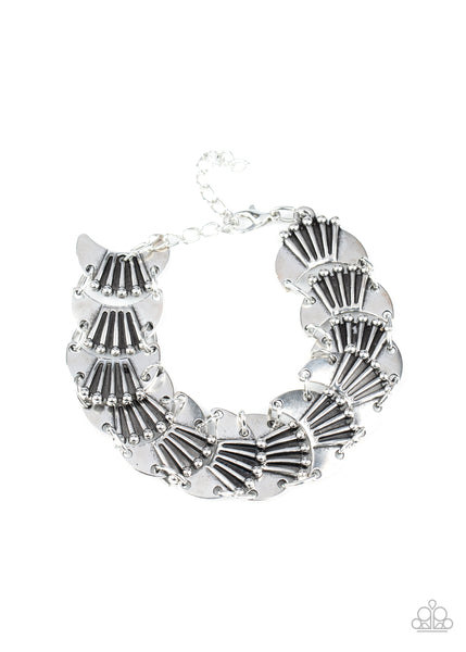 Paparazzi Bracelet - Moonlit Mesa - Silver