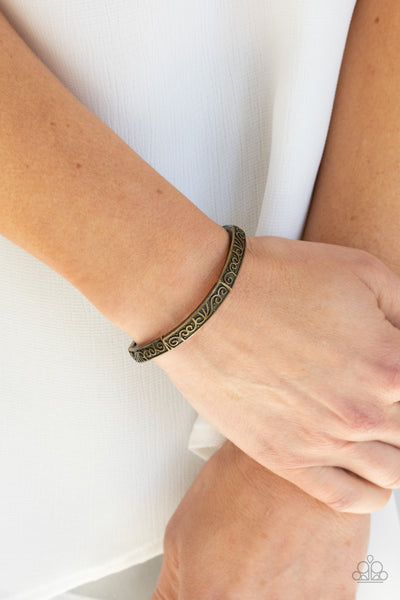 Paparazzi Bracelet - Precisely Petite - Brass