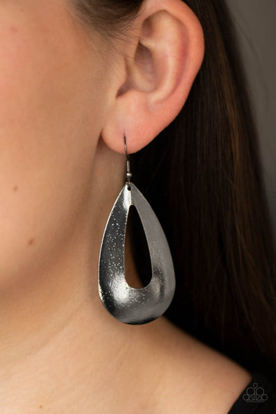 Paparazzi Earring - Hand It OVAL! - Black