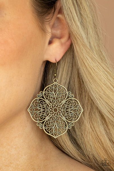 Paparazzi Earring - Dubai Detour - Brass