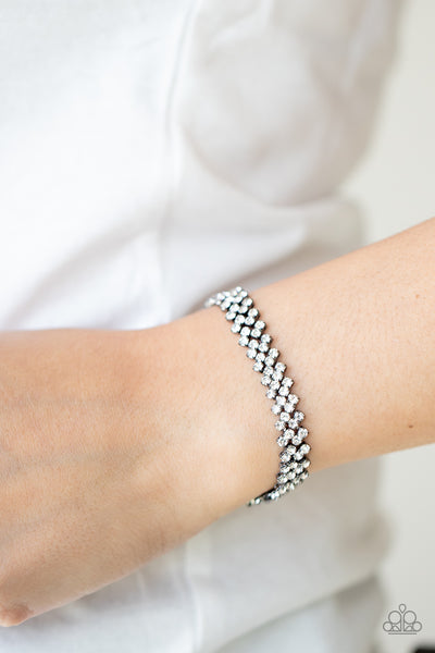 Paparazzi Bracelet - Chicly Candescent - Black
