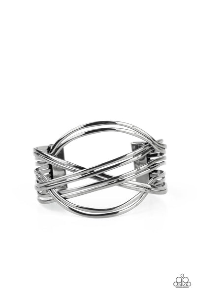 Paparazzi Bracelet - Hautely Hammered - Black