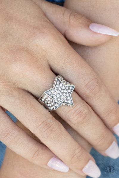 Paparazzi Ring - Here Come The Fireworks - White