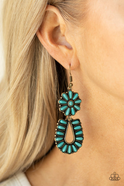 Paparazzi Earring - Badlands Eden - Brass