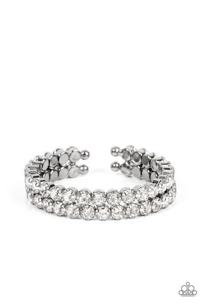 Paparazzi Bracelet - Megawatt Majesty - Black
