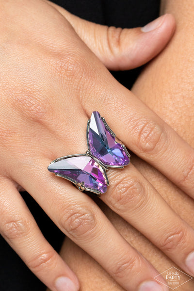Paparazzi Ring - Fluorescent Flutter - Purple