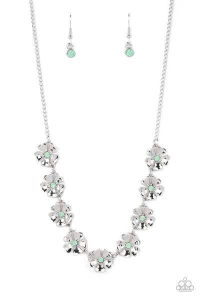 Paparazzi Necklace - Petunia Palace - Green