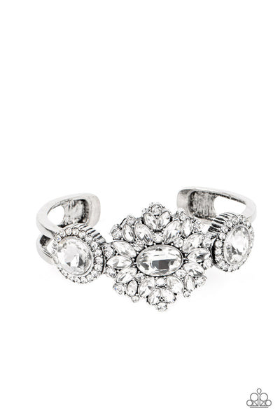 Paparazzi Bracelet - Daydream Dazzle - White