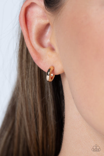 Paparazzi Earring - Catwalk Curls - Gold Hoops