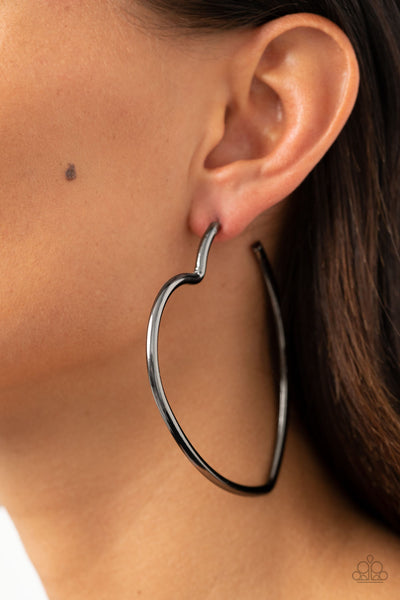 Paparazzi Earring - Heartbreaker Hustle - Black
