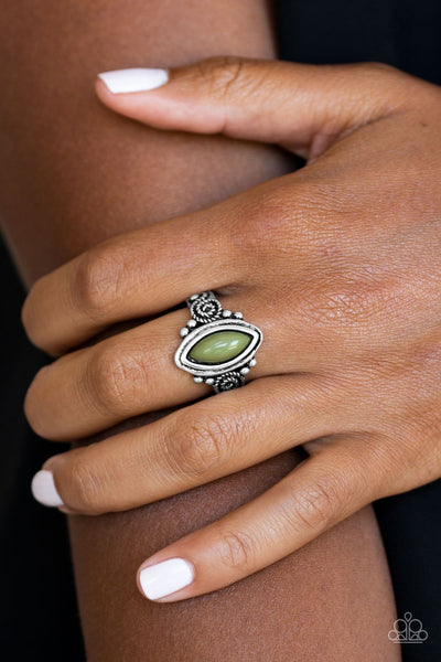 Paparazzi Ring - ZOO Hot To Handle - Green