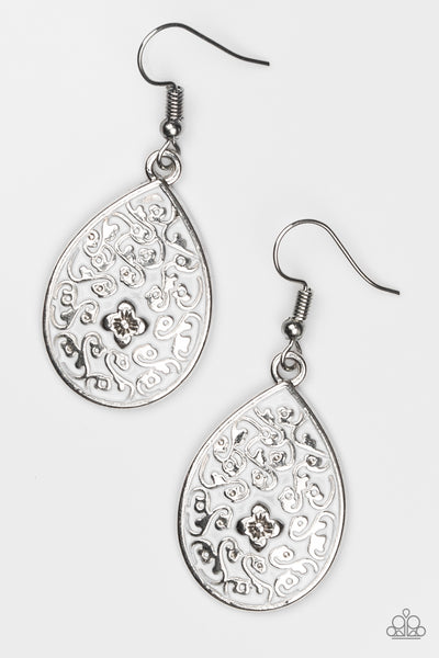 Paparazzi Earring - Flirty Flower Girl - White