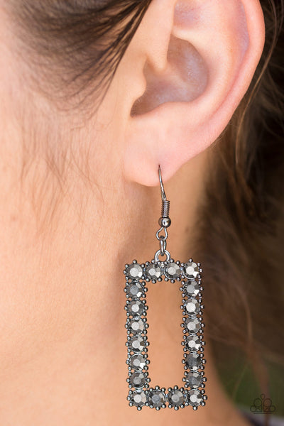 Paparazzi Earrings - Mirror, Mirror - Black