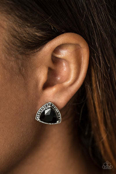 Paparazzi Earring - Daringly Dutchess - Black