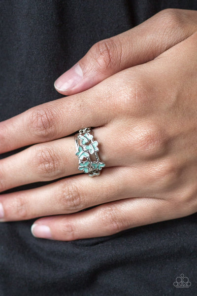 Paparazzi Ring - Fluttering Fashion - Green