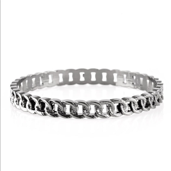Paparazzi Bracelet - Might and Chain - Black