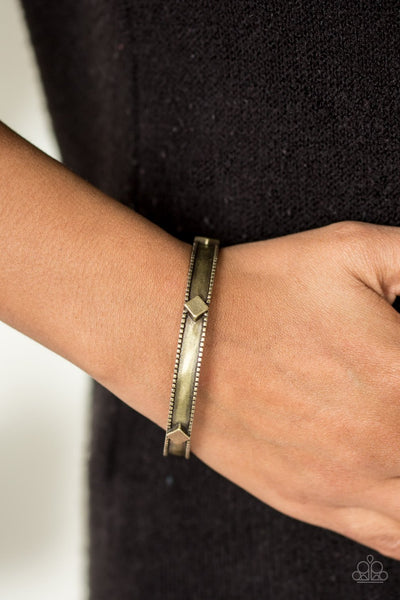 Paparazzi Bracelet - Coyote Country - Brass