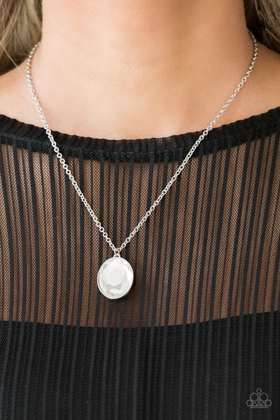 Paparazzi Necklace - Definitely Duchess - White