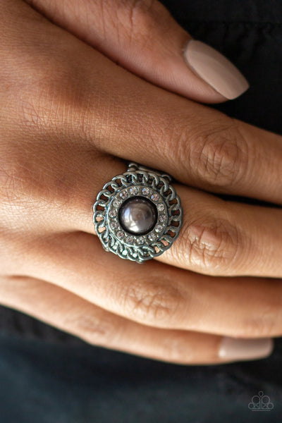 Paparazzi Ring - Big City Attitude - Black