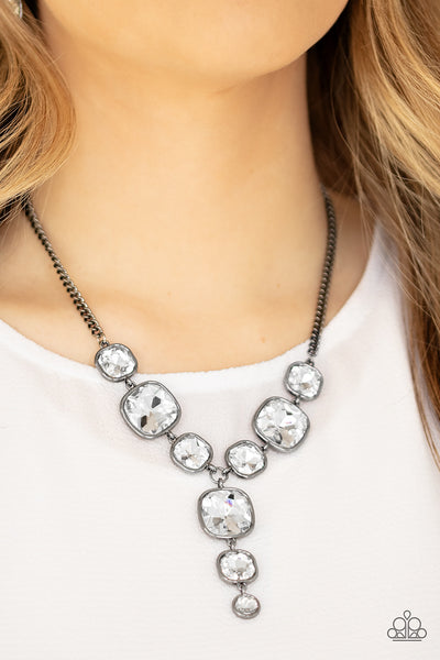 Paparazzi Necklace - Legendary Luster - Black