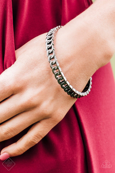 Paparazzi Bracelet - Might and Chain - Black