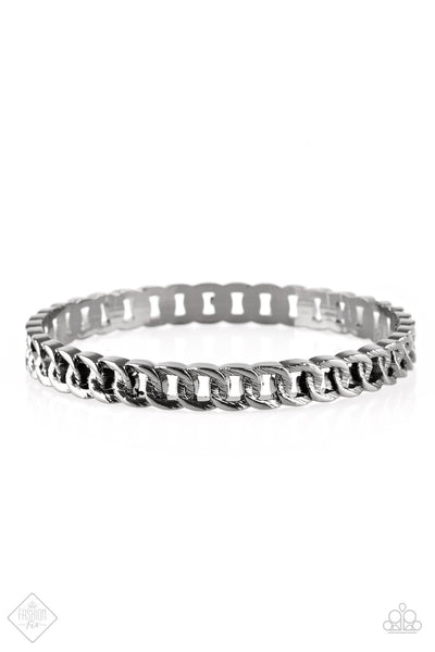 Paparazzi Bracelet - Might and Chain - Black