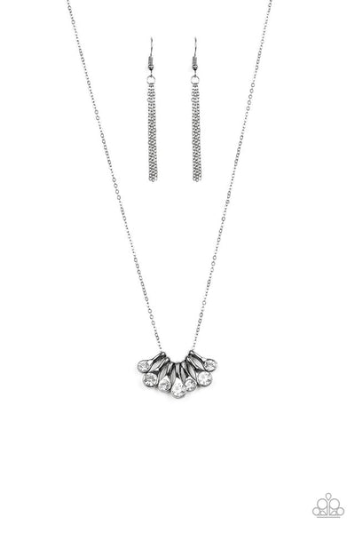 Paparazzi Necklace - Slide Into Shimmer - Black