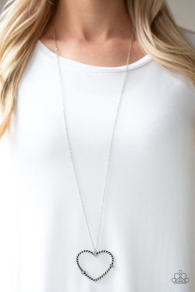 Paparazzi Necklace - Straight From The Heart - Silver