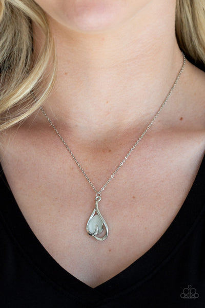 Paparazzi Necklace - Tell Me A Love Story - White
