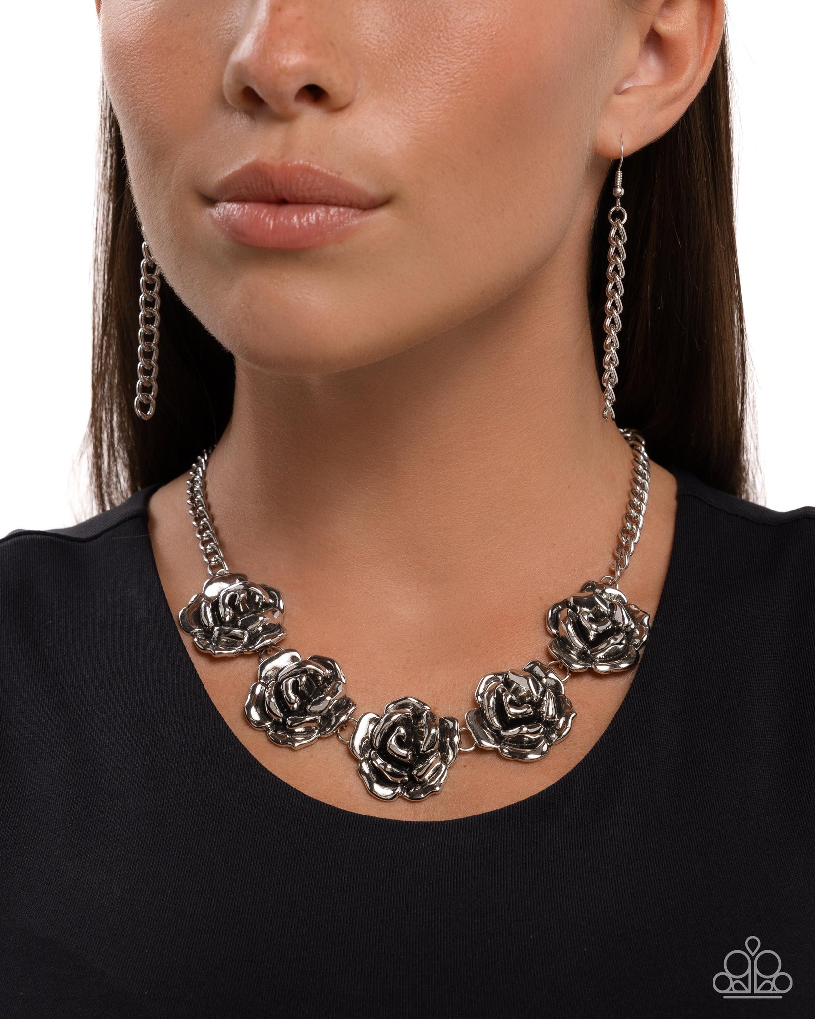 Paparazzi Necklace - Refreshing Roses - Silver