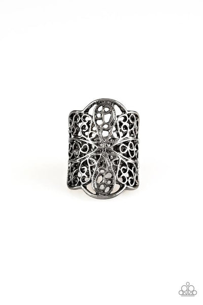 Paparazzi Ring - The Way You Make Me FRILL - Black