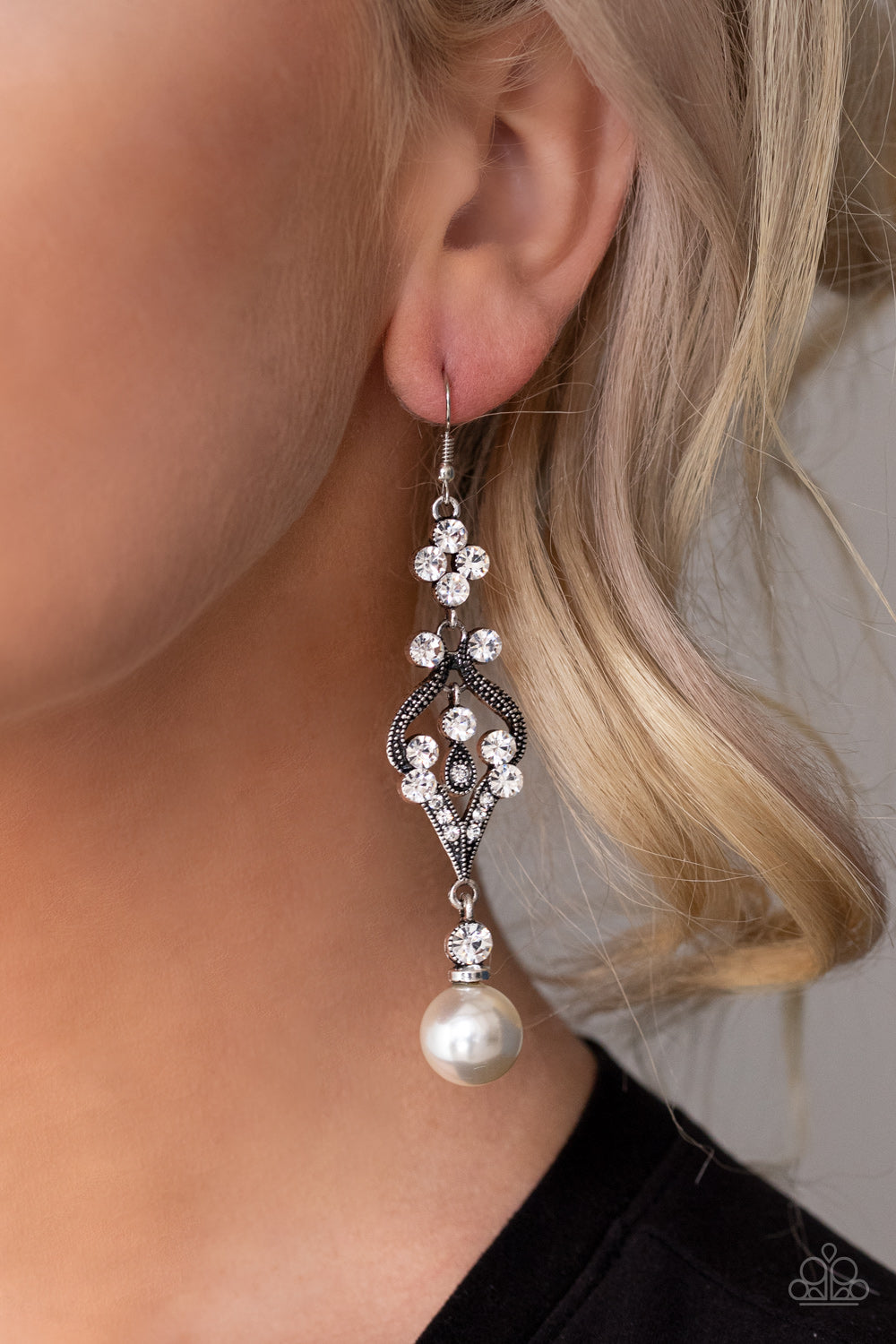 Paparazzi Earring - Elegantly Extravagant - White