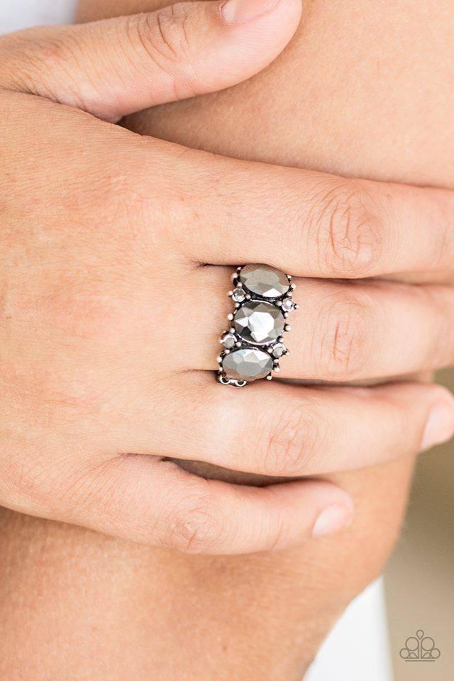Paparazzi Ring - Straighten Your Crown - Silver
