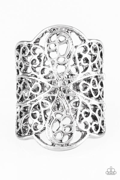 Paparazzi Ring - The Way You Make Me FRILL - Silver