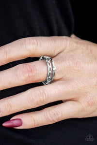 Paparazzi Ring - Fashion Week Fabulous - Silver