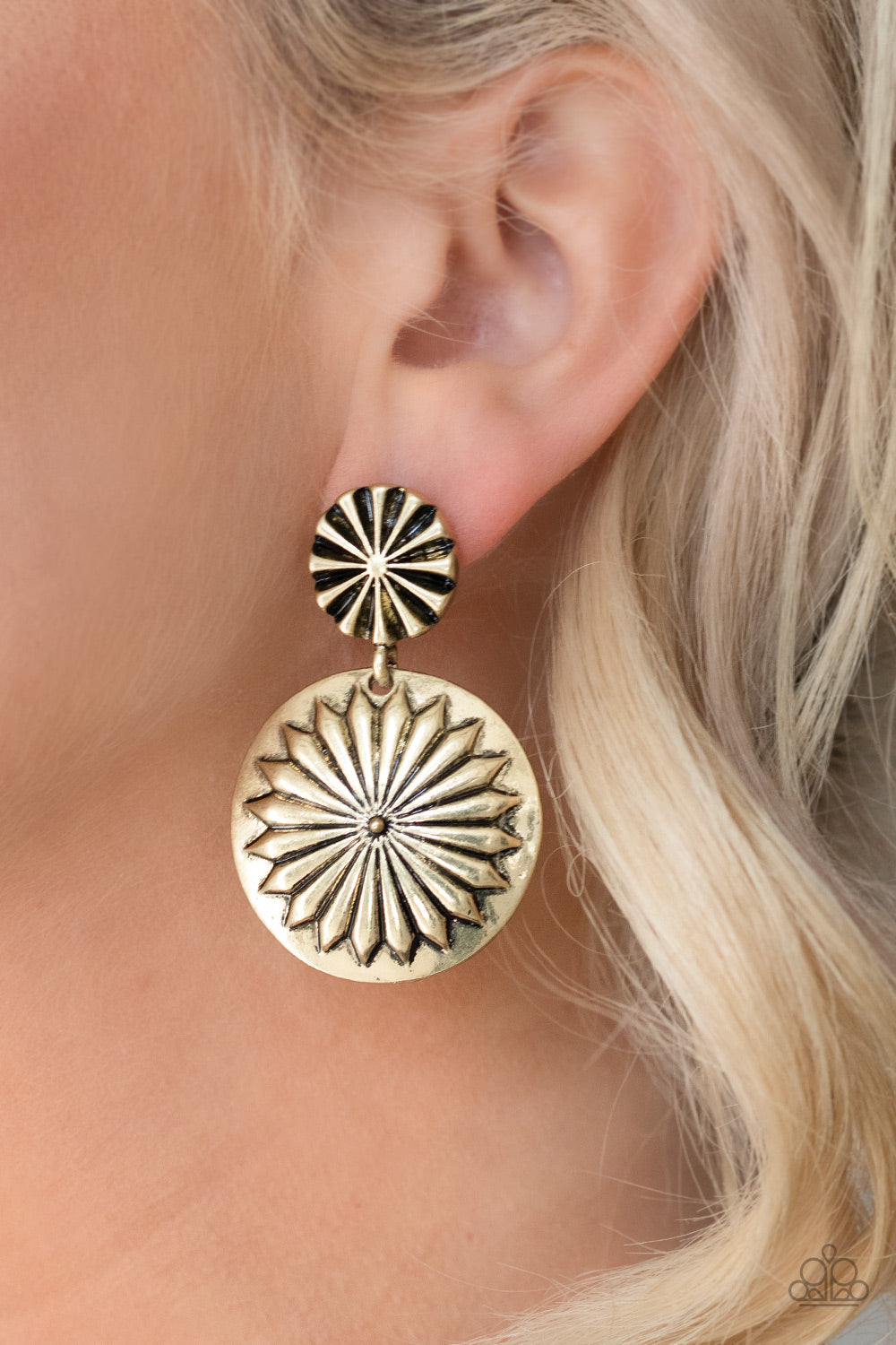 Paparazzi Earring - Fierce Florals - Brass
