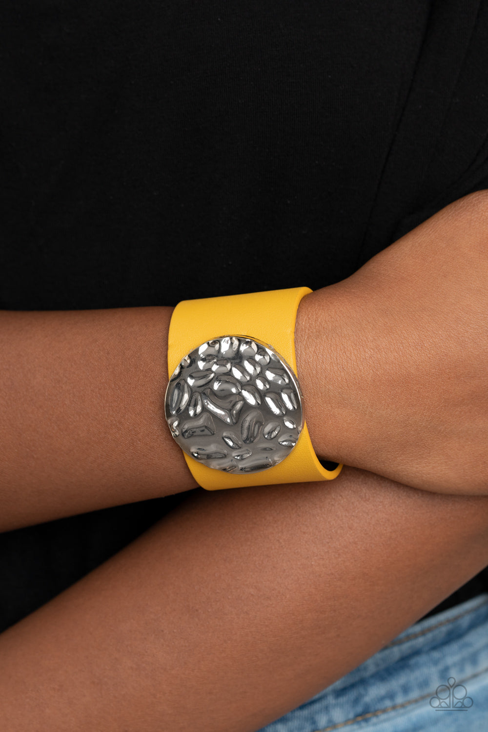 Paparazzi Bracelet - The Future Looks Bright - Yellow Urban