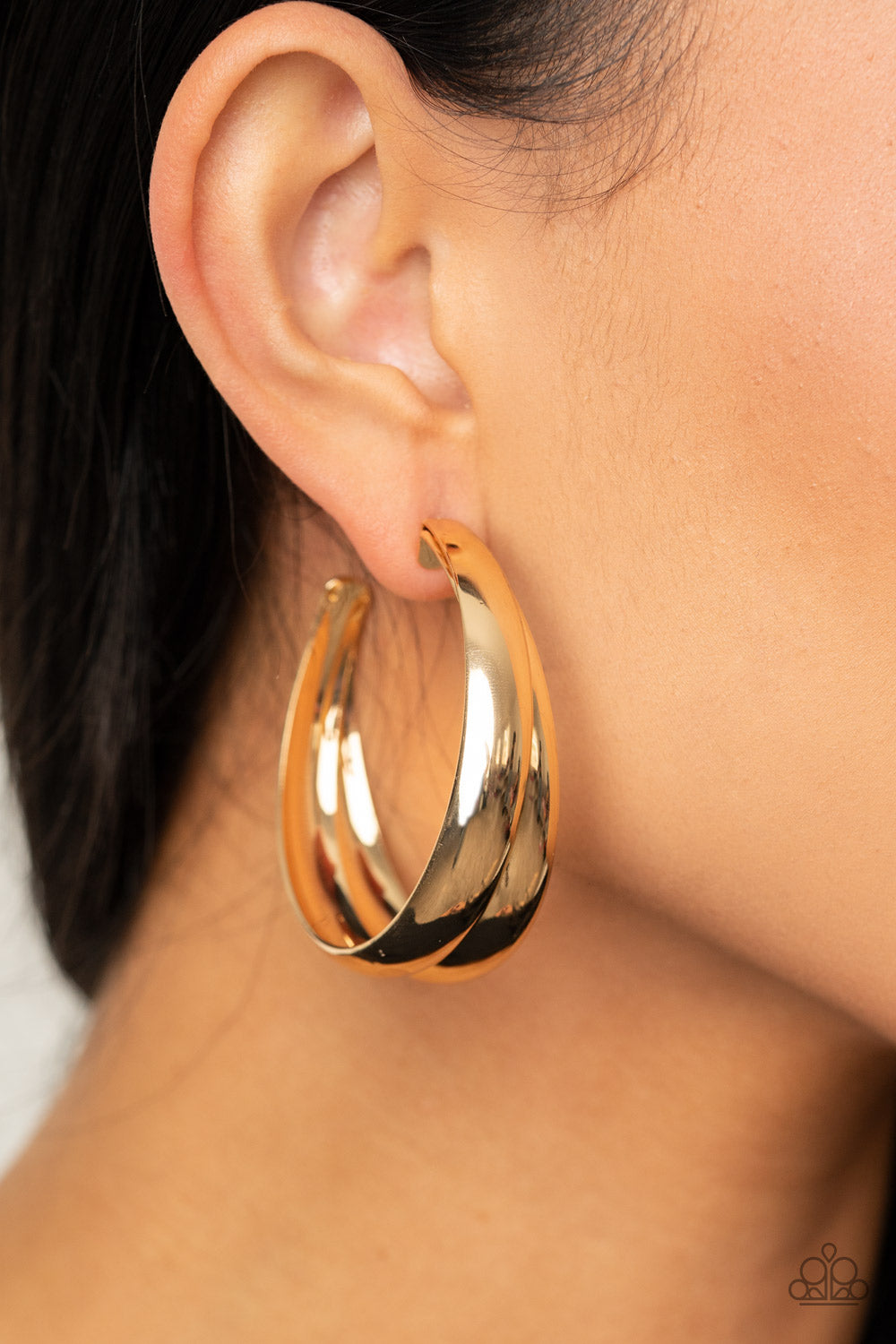 Paparazzi Earring - Colossal Curves - Gold Hoop