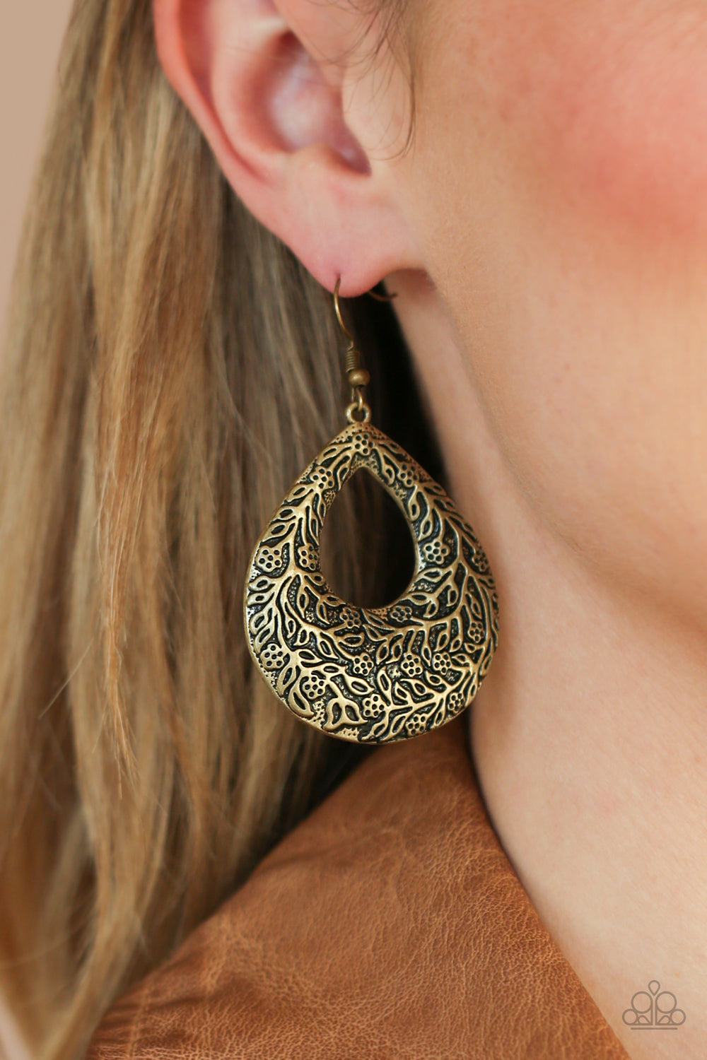 Paparazzi Earring -  Flirtatiously Flourishing - Brass