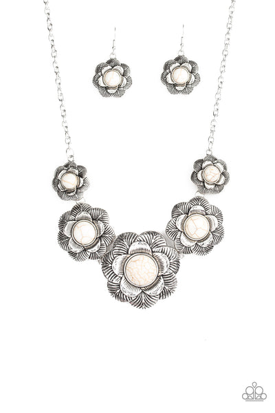 Paparazzi Necklace - Santa Fe Hills - White