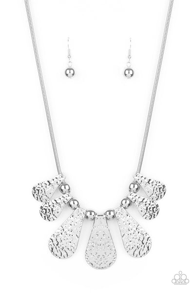 Paparazzi Necklace - Gallery Goddess - Silver