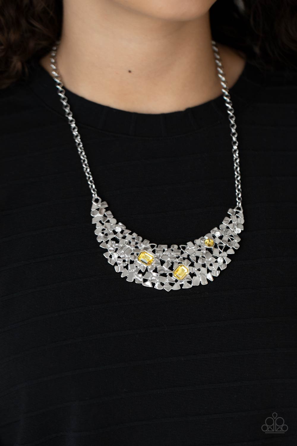 Paparazzi Necklace - Fabulously Fragmented - Yellow